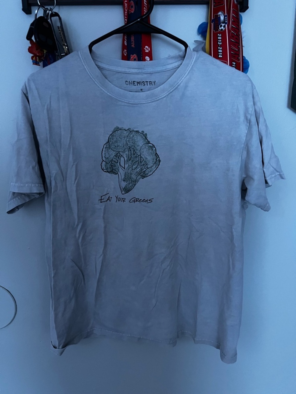 Chemistry Beige Graphic 'Eat Your Greens' Short Sleeve Tee